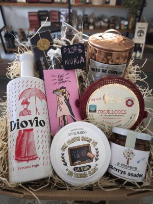 CESTA REGALO PERSONALIZADA