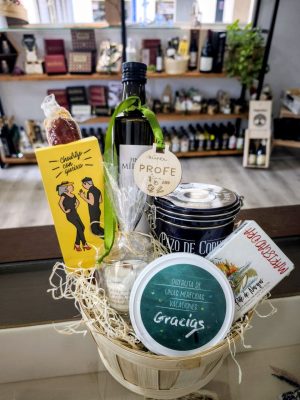 CESTA REGALO PERSONALIZADA