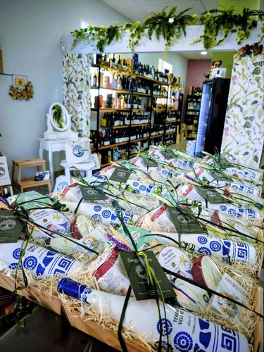 TAPA VIVAN LOS NOVIOS Cestas de empresa personalizadas preparadas en la tienda Segredos