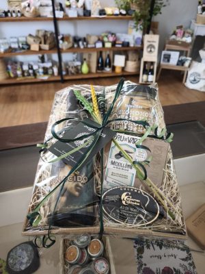 CESTA REGALO PERSONALIZADA