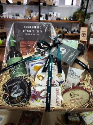 CESTA REGALO PERSONALIZADA